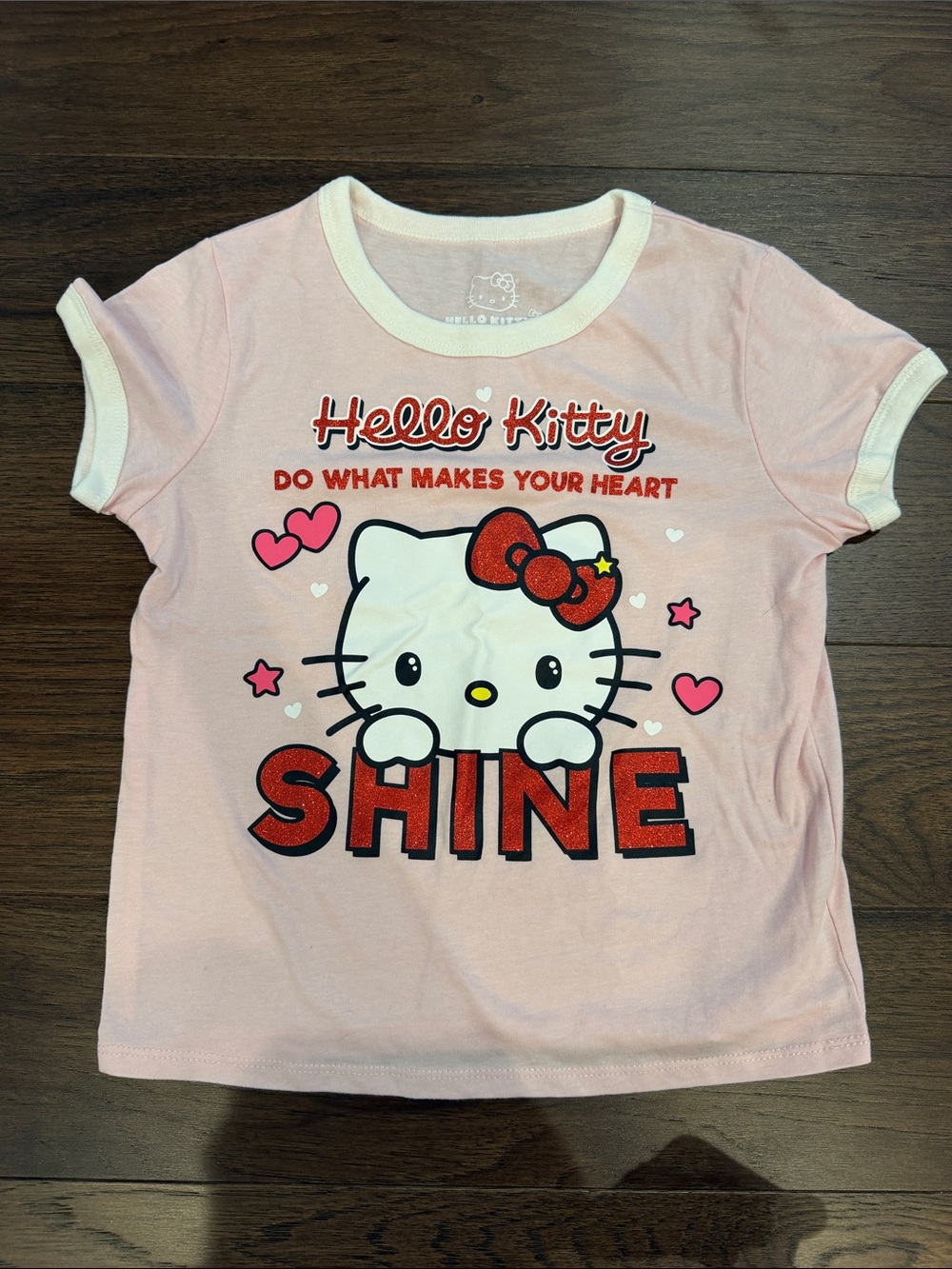 Hello Kitty Pink Short-Sleeve Graphic Tee with Red Glitter Size Medium - C76-104